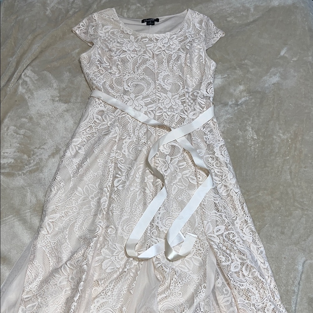 Elegant Cream Lace Maxi Dress